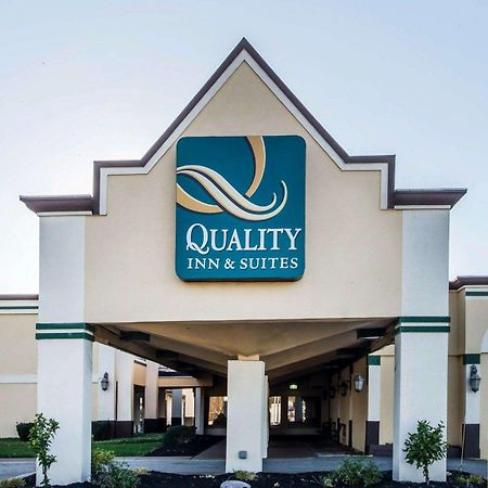 Quality Inn & Suites Conference Center Across From Casino Kearsarge Exterior photo